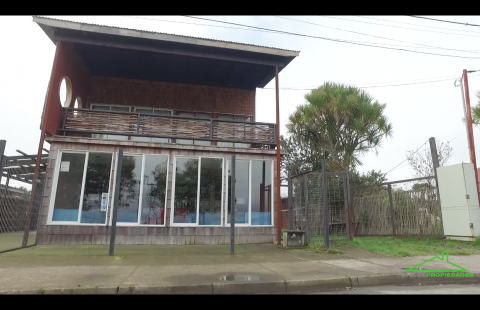 Queilen, Cafeteria, un Departamento y 4 Cabañas Full