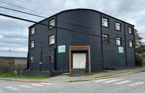 Edificio Comercial en Venta o Arriendo en Quellón