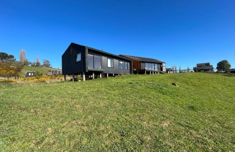 Venta Casa Boutique, y cabaña en barrio seguro en Ten Ten, Castro, Isla de Chiloé