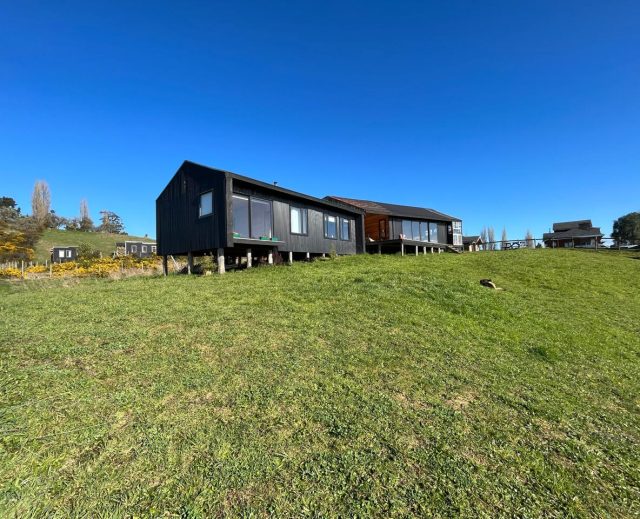 Venta Casa Boutique, y cabaña en barrio seguro en Ten Ten, Castro, Isla de Chiloé