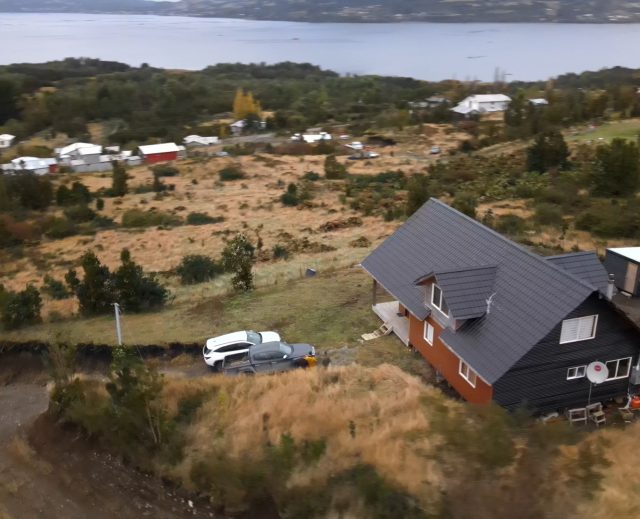 🌿 Parcela de 1,76 hectáreas con hermosa vista, bosque nativo y casa acogedora en Curanué – Quellón, Chiloé 🌿